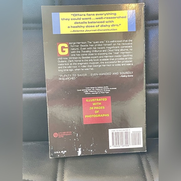 Dark Horse Life of George Harrison
Music Book by Geoffrey Giuliano 1991 - Picture 3 of 8